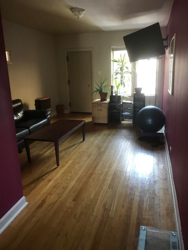 Foto del edificio - 5207 S Drexel Ave