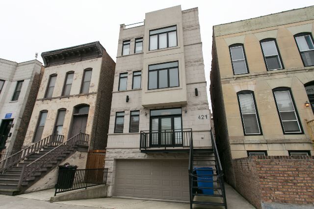 Foto principal - 421 W Armitage Ave