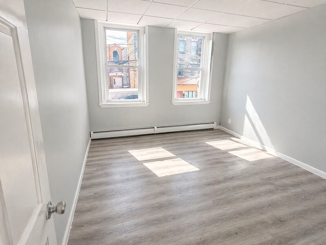 Foto del edificio - 587 N 6th St
