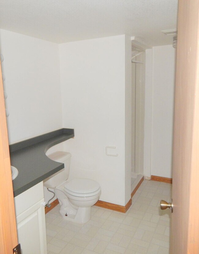 Building Photo - 718 Justice Dr