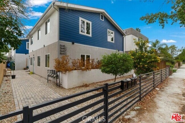 Foto del edificio - 5645 Willowcrest Ave