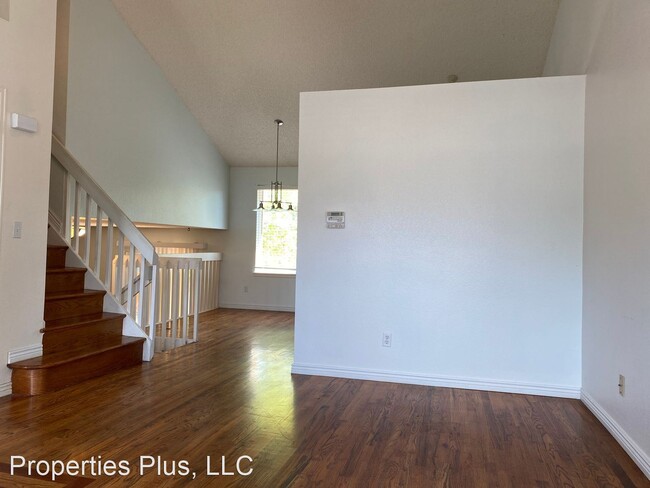 Building Photo - 3 br, 2 bath House - 2380 S Gibraltar Way