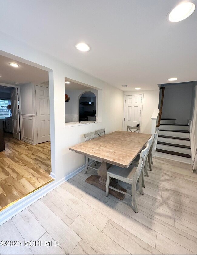 Building Photo - 7 Princeton Ave