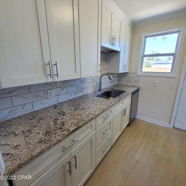 Foto del edificio - 315 N Bonita Ave