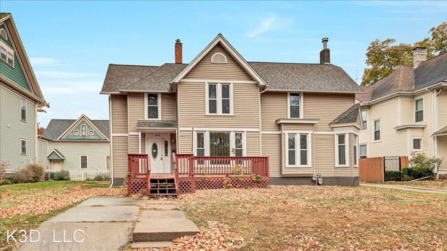 Building Photo - 5 br, 2 bath House - 816 Washington Street