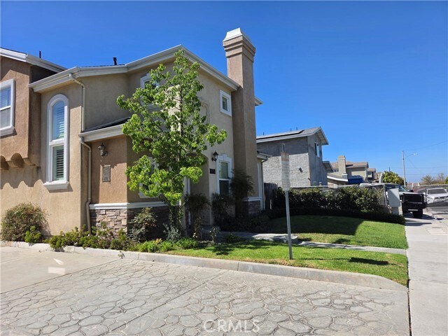 Foto del edificio - 8699 Belmont St
