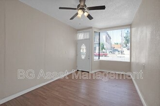 Building Photo - 916 Marin St