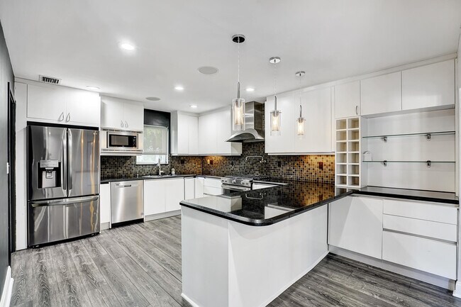 Foto del edificio - 777 SW 7th St