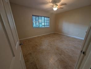Foto del edificio - 2490 Centergate Dr
