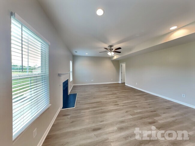 Foto del edificio - 1705 Muirwood Blvd