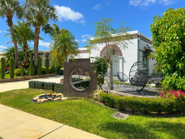 Building Photo - 6590 Fountains Cir
