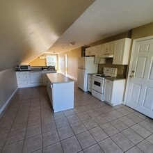 Building Photo - 371 Lutz St
