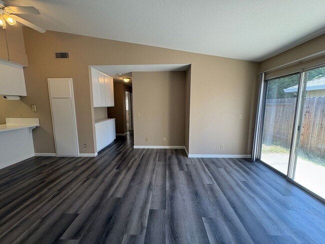 Building Photo - 5056 Connecticut Dr