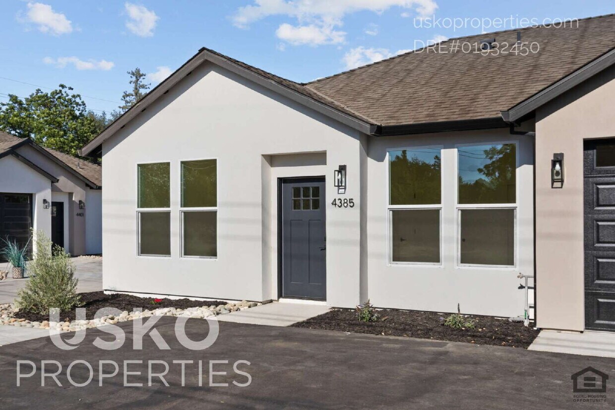Primary Photo - "Spacious 3-Bed, 2-Bath in Prime Sacrament...