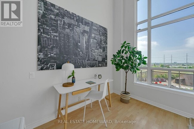 Photo du bâtiment - 1720 Eglinton Ave E