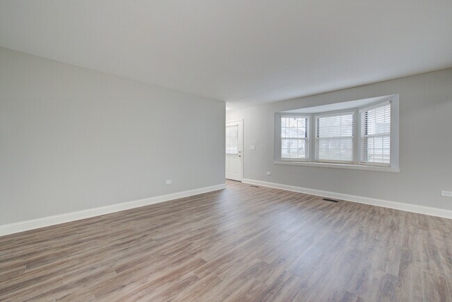 Building Photo - 425 N Lake Shore Dr