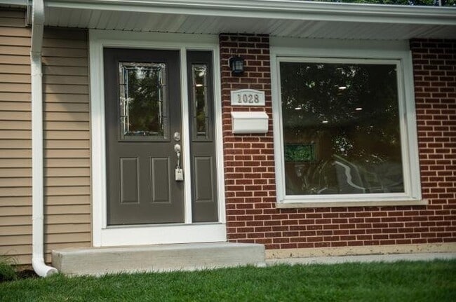 Foto del edificio - 1028 Valley Stream Dr