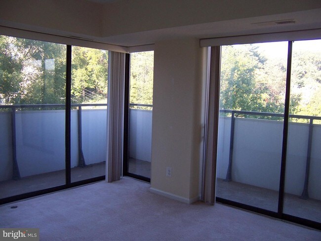 Foto del edificio - 5300 Columbia Pike