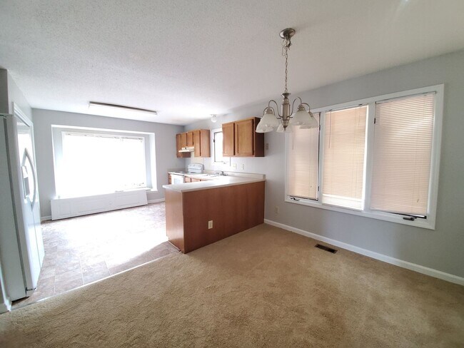 Building Photo - 7097 Tollhouse Dr