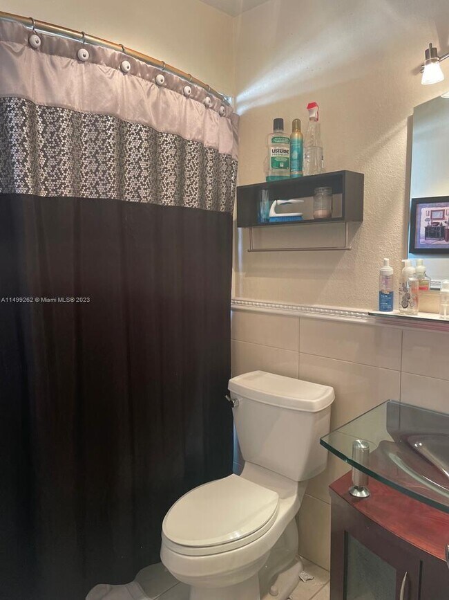 Foto del edificio - 4341 NW 16th St