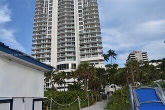 Building Photo - 6365 Collins Ave