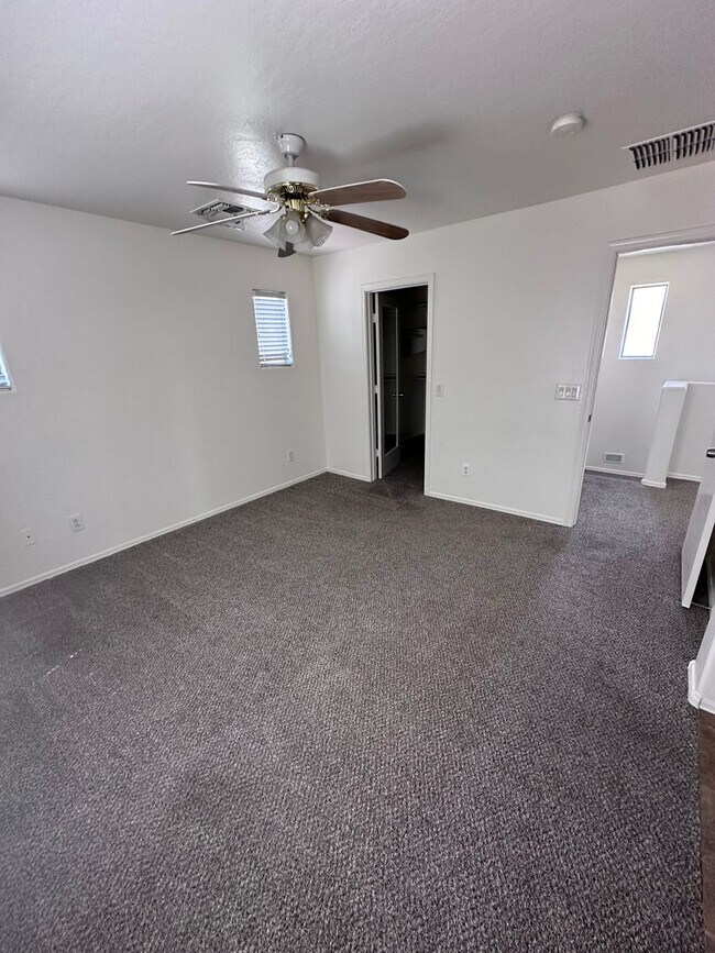 Foto del edificio - 3 bedroom home in a gated community