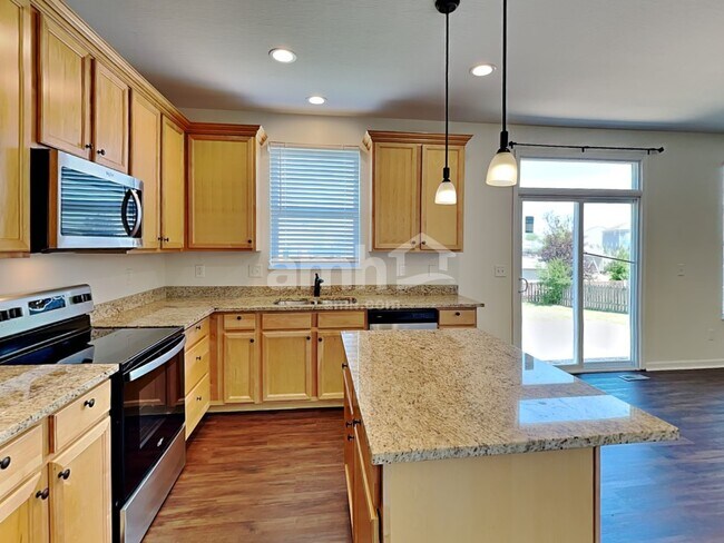 Foto del edificio - 206 Honey Locust Ln