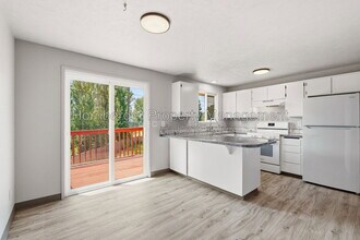 Building Photo - 1721 N Glenn Rd