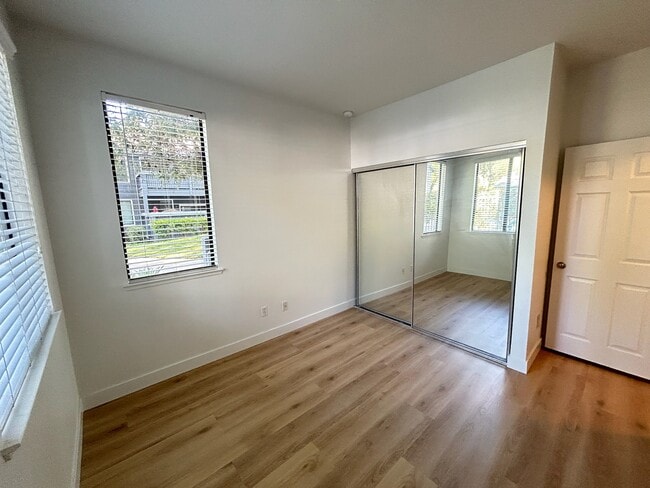 Building Photo - 7108 Cross Creek Cir
