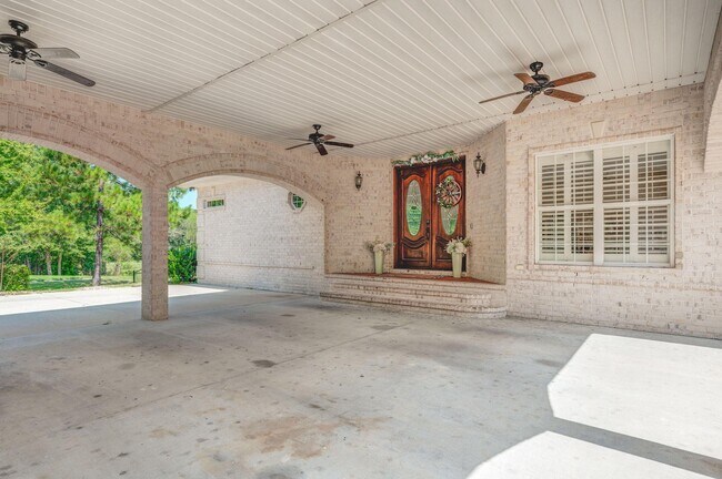 Building Photo - 106 Golf Course Dr
