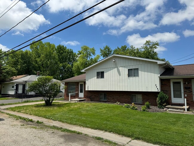 Building Photo - 3245 S Douglas Ave