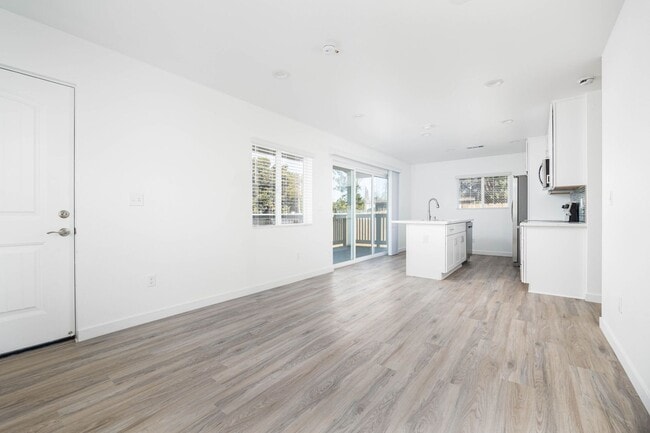 Foto del edificio - 1/2 Off First Month's Rent ALMOST NEW 2BD-2BTH HOME!! - WON'T LAST