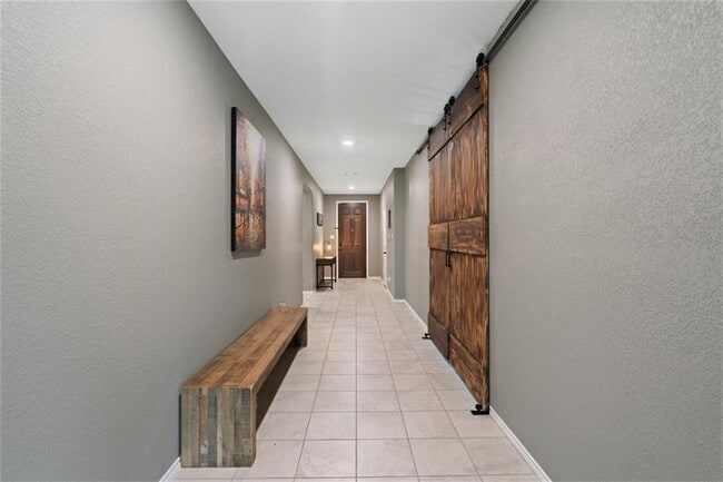Foyer - 3060 Freeman Park Dr