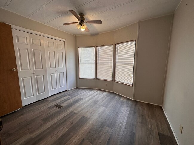 Building Photo - Awesome 2/2 Trailer in Westlake for rent!