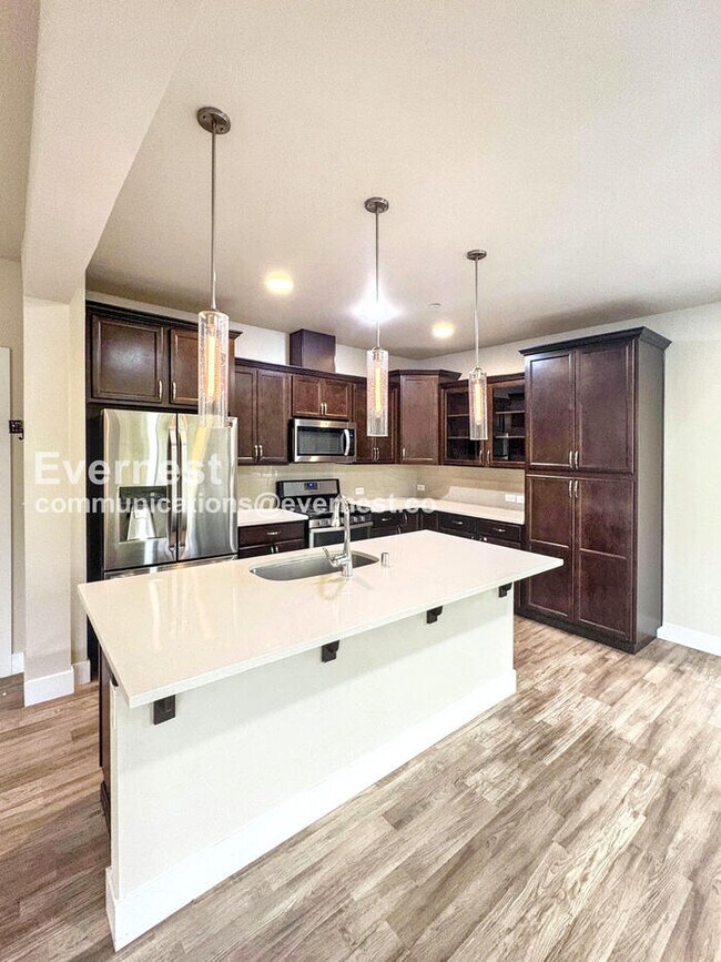 Foto del edificio - 14830 16th Pl W