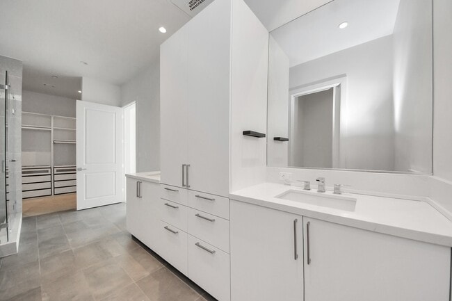 Building Photo - 4521 San Felipe St