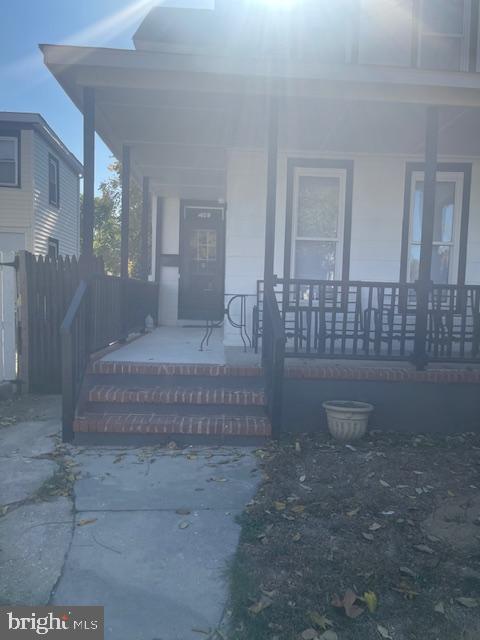 Building Photo - 409 E Vine St