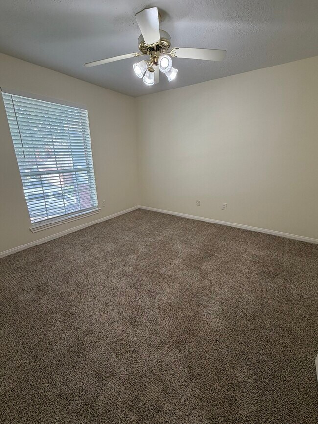 Foto del edificio - 15107 Palton Springs Dr