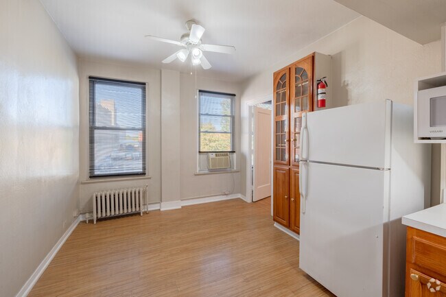 2 habitaciones, 1,5 baños - 800 pies cuadrados - Área de comedor - Pike St. Rentals LLC