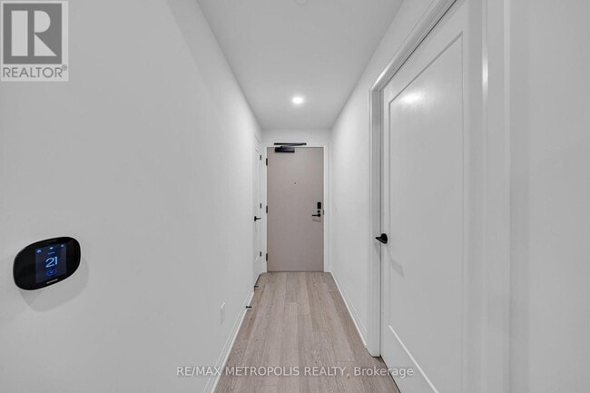 Building Photo - 1415 Dundas St E