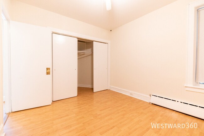 Foto del edificio - 2424 W Fargo Ave