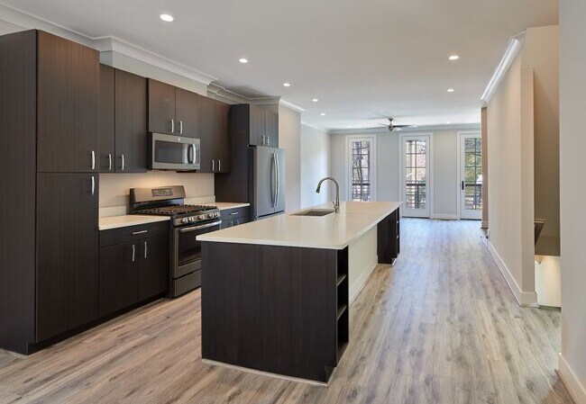 Foto del edificio - 916 N Buchanan Ct
