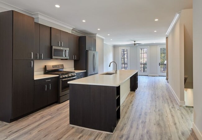 Photo - 916 N Buchanan Ct Townhome
