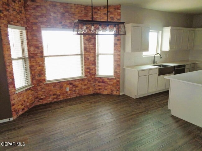 Building Photo - 13513 Coldham St