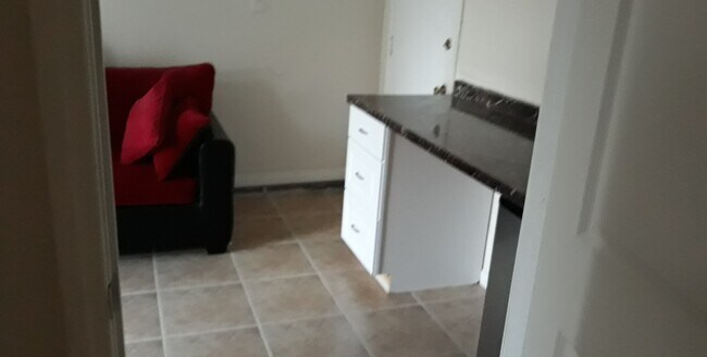 Foto del edificio - 916 S Calmgrove Ave