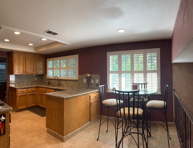 Foto del edificio - 791 Arbor Oaks Dr