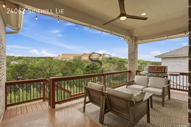 Building Photo - 24062 Sidehill Lie