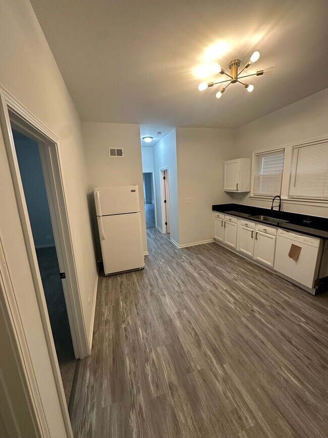 Foto del edificio - 3625 W Shakespeare Ave