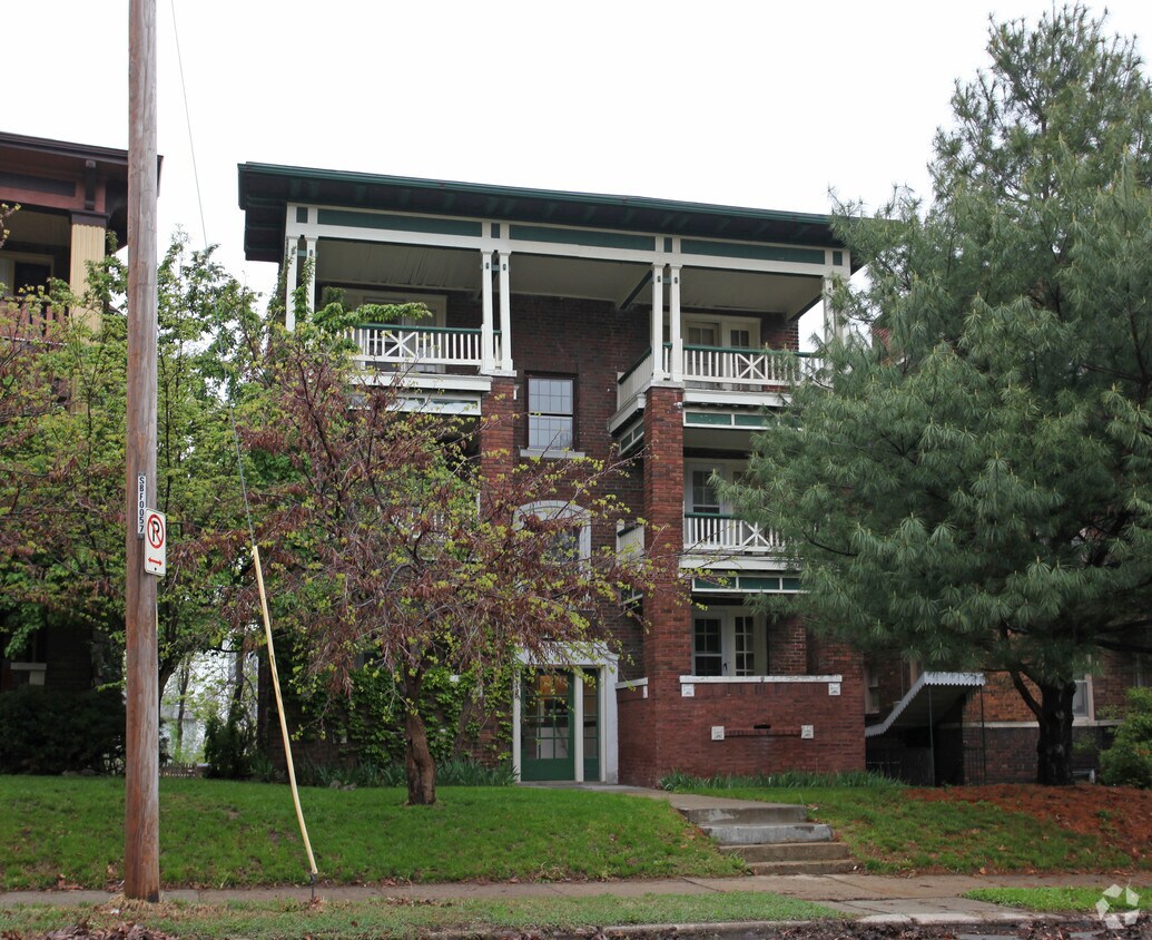 Primary Photo - 2734 Charlotte St