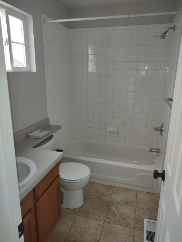 Foto del edificio - 4107 Brush Creek Rd